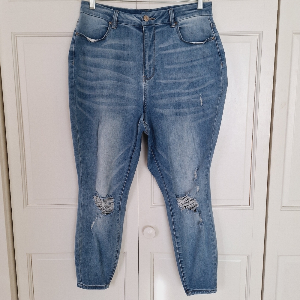 Rue 21 Curvy high rise distressed ankle  jeggings